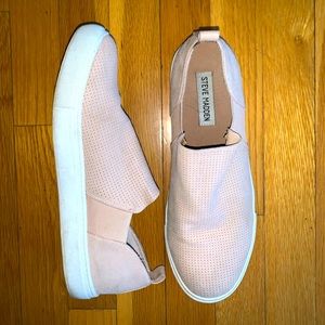 STEVE MADDEN LIGHT PINK SLIP-ONS